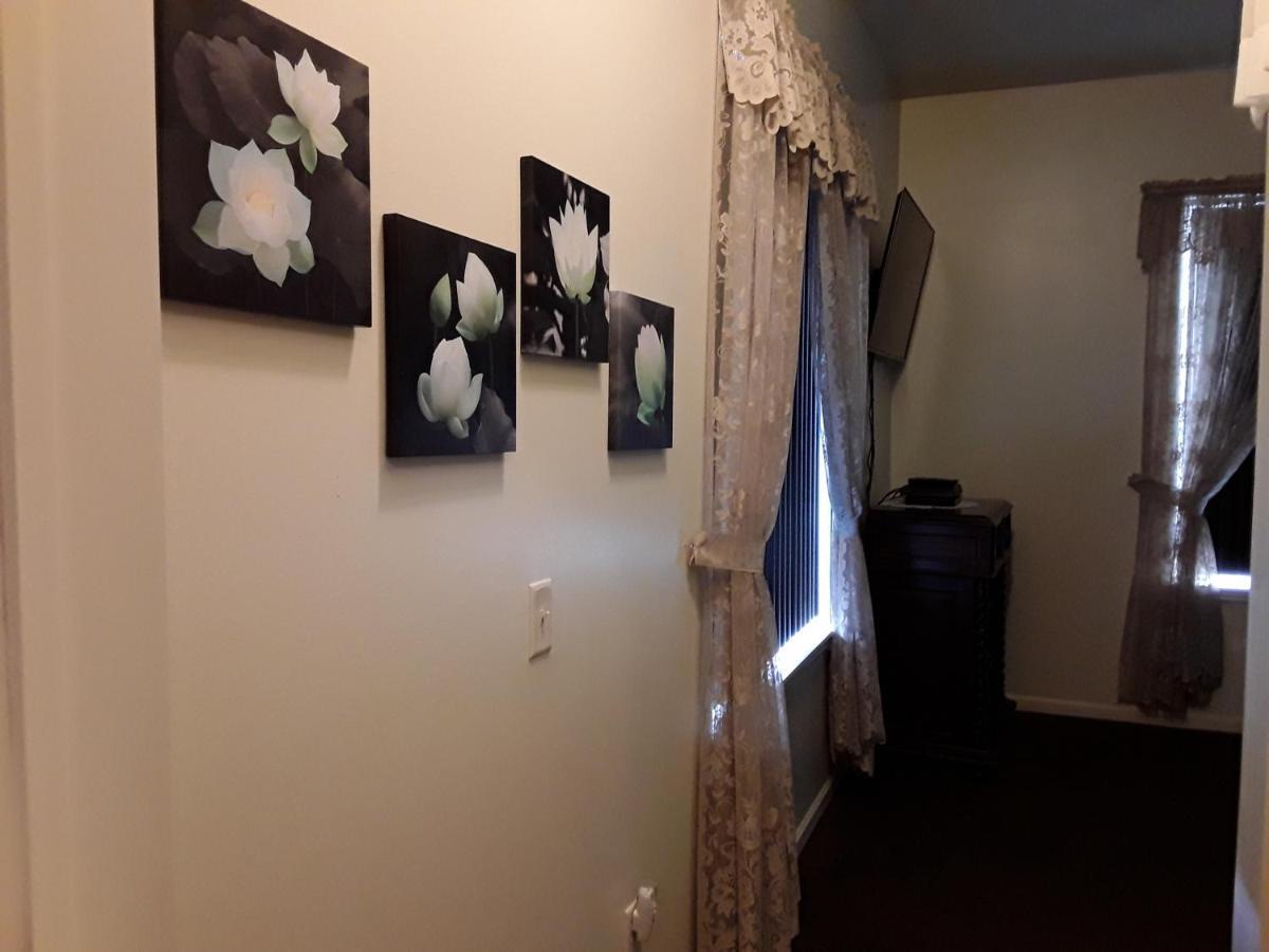 Lions Gate Manor Bed & Breakfast Lava Hot Springs Exterior photo